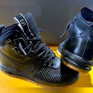 Lunar force 1 duck boot